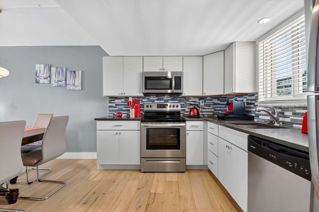 2505 S Ocean Boulevard 305, Palm Beach, FL 33480