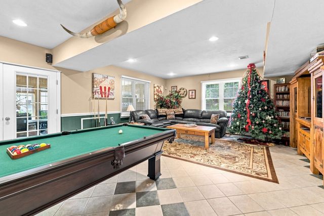 10 Edna Cir, Freetown, MA 02717