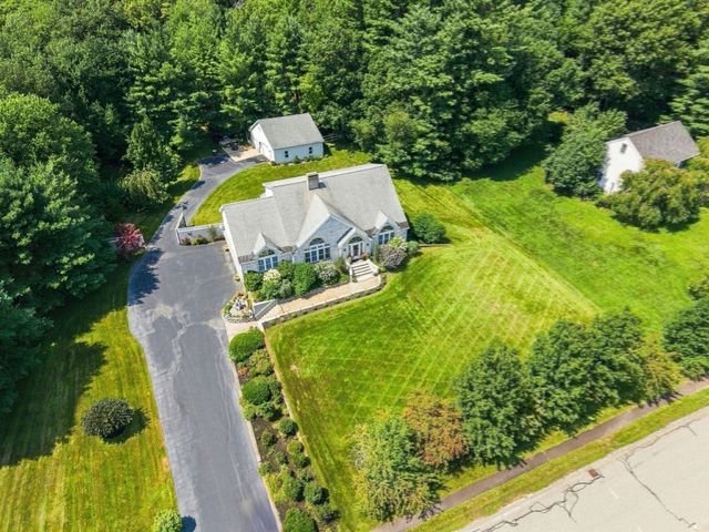 10 Edna Cir, Freetown, MA 02717