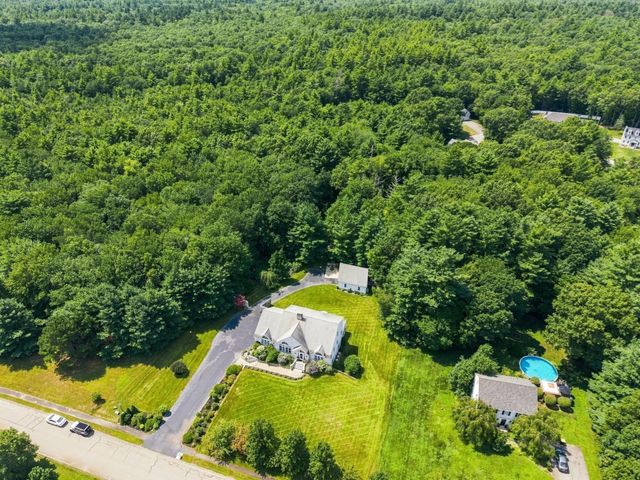 10 Edna Cir, Freetown, MA 02717