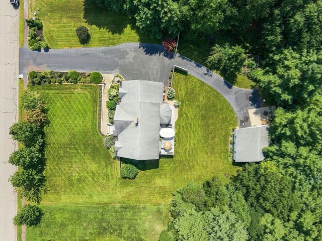 10 Edna Cir, Freetown, MA 02717
