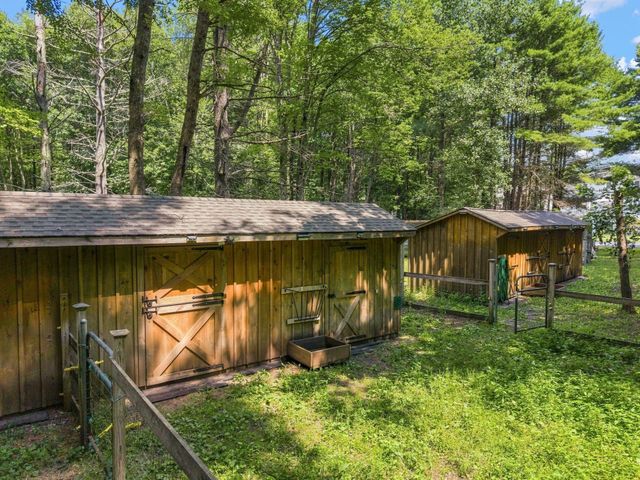 10 Edna Cir, Freetown, MA 02717