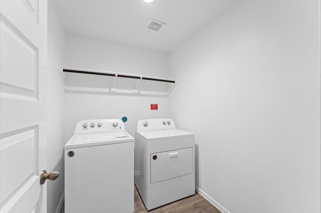 2201 Laurel Bloom Lane, Sealy, TX 77474