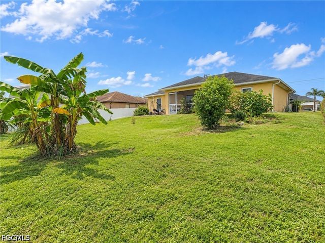 2702 37th ST SW, Lehigh Acres, FL 33976
