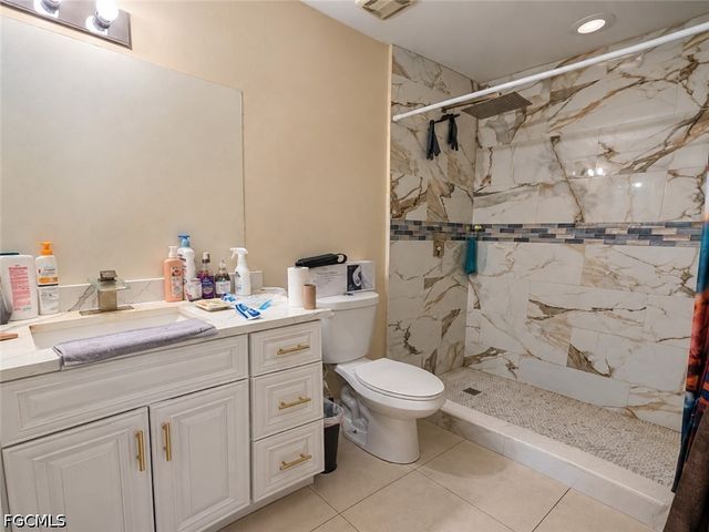 2702 37th ST SW, Lehigh Acres, FL 33976