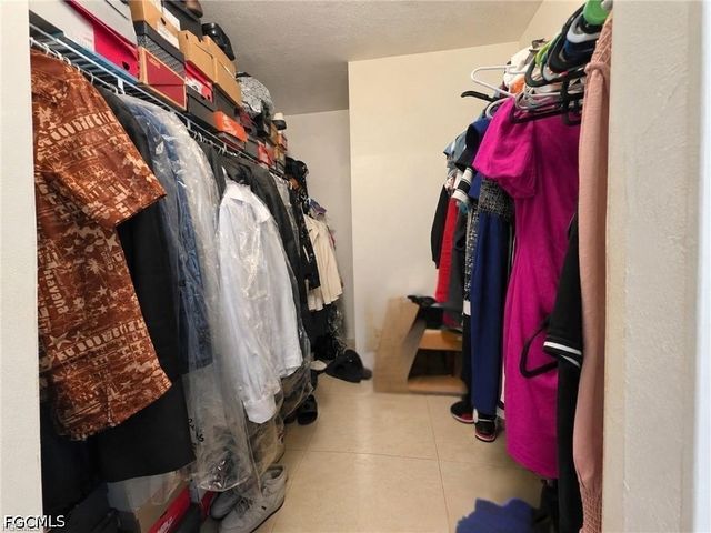 2702 37th ST SW, Lehigh Acres, FL 33976