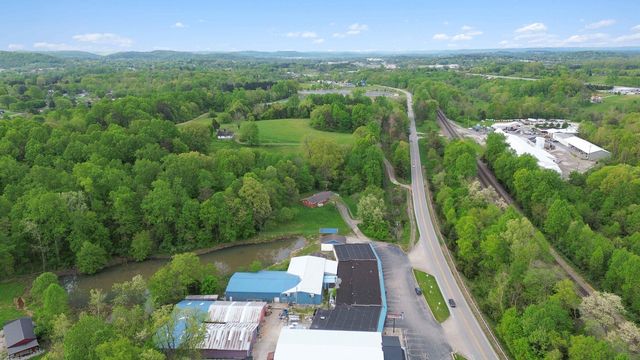 1554 KY 2227, Somerset, KY 42503