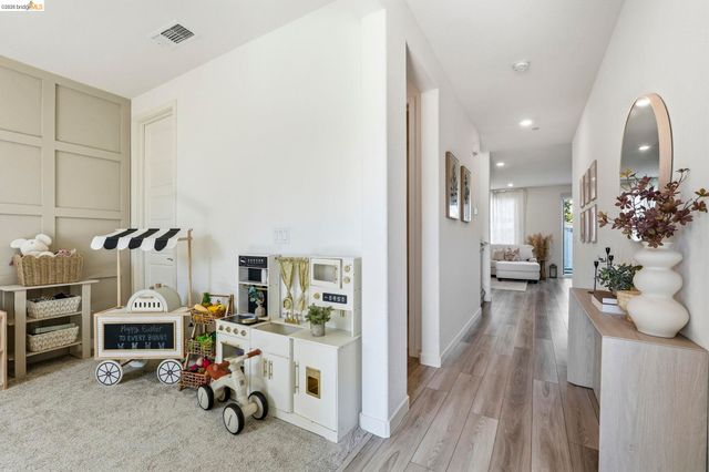 15929 Testarossa St, Lathrop, CA 95330