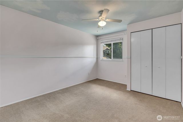 21211 95th Court S, Kent, WA 98031