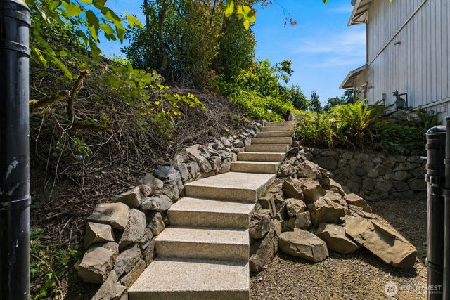 21211 95th Court S, Kent, WA 98031