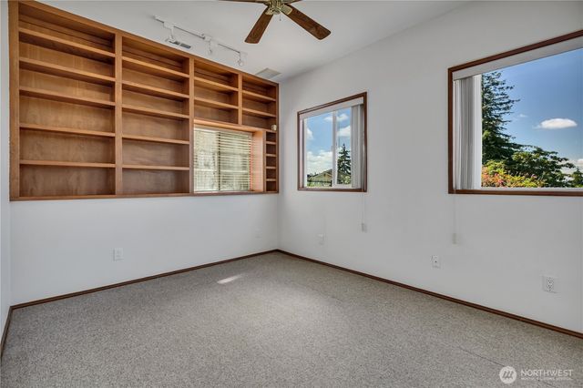 21211 95th Court S, Kent, WA 98031