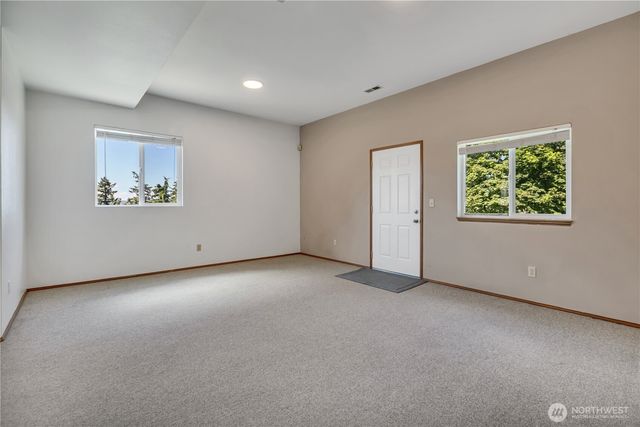 21211 95th Court S, Kent, WA 98031