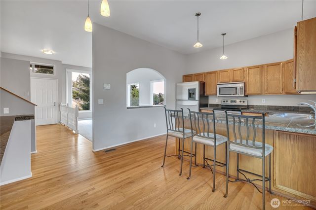 21211 95th Court S, Kent, WA 98031