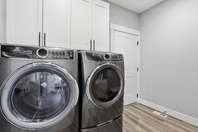 2617 S Vera Crest Dr, Veradale, WA 99037