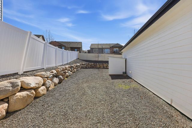 2617 S Vera Crest Dr, Veradale, WA 99037