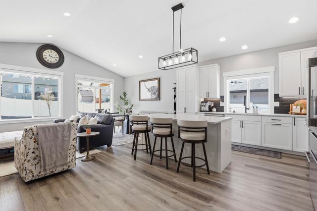 2617 S Vera Crest Dr, Veradale, WA 99037