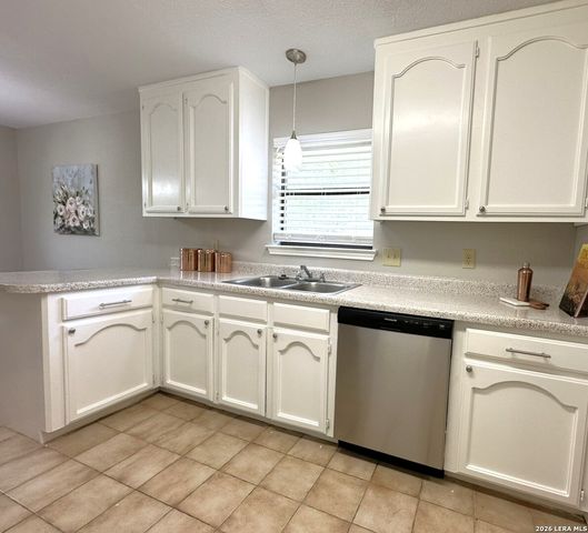 1513 PRESTON DR, Seguin, TX 78155