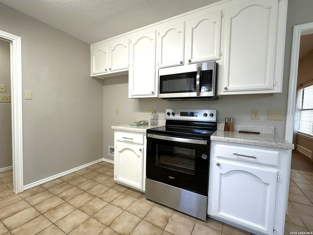 1513 PRESTON DR, Seguin, TX 78155