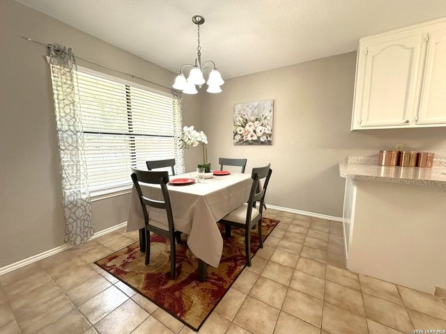 1513 PRESTON DR, Seguin, TX 78155