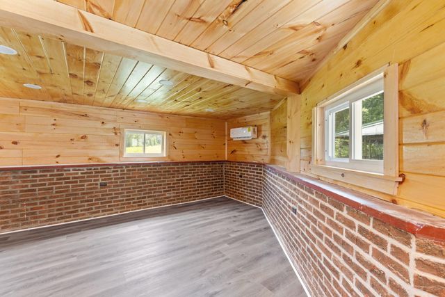 190 Walker Drive, Burnside, KY 41519