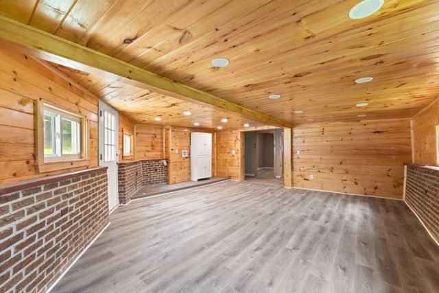 190 Walker Drive, Burnside, KY 41519