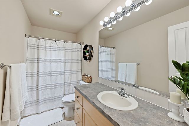 17071 165th Avenue SE, Renton, WA 98058