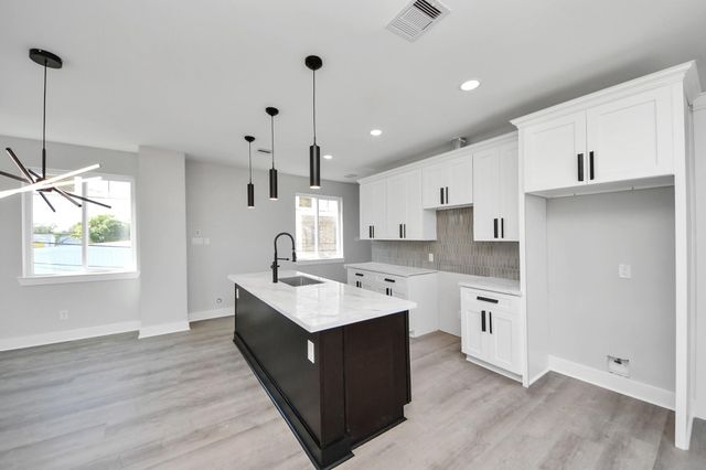 216 San Jacinto Street, La Porte, TX 77571