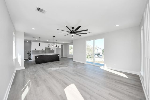 216 San Jacinto Street, La Porte, TX 77571