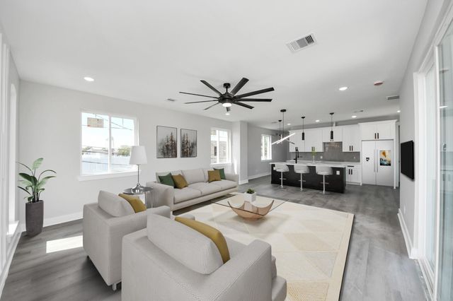 216 San Jacinto Street, La Porte, TX 77571