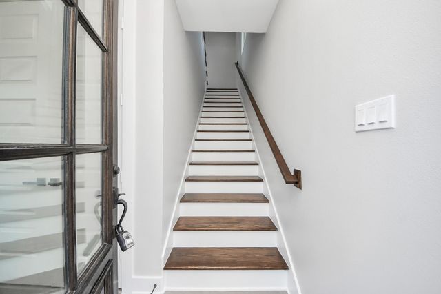 216 San Jacinto Street, La Porte, TX 77571