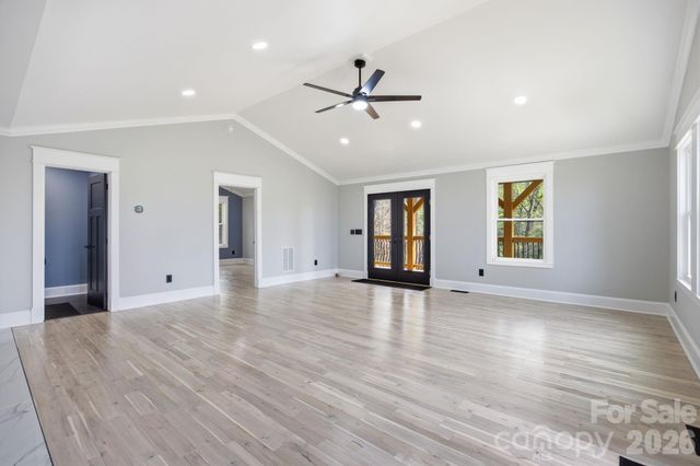 276 Coopers Drive, Hendersonville, NC 28739