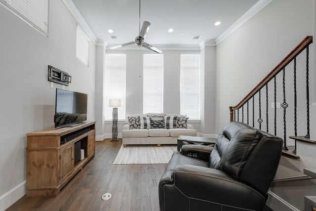 8648 Emnora Lane, Houston, TX 77080