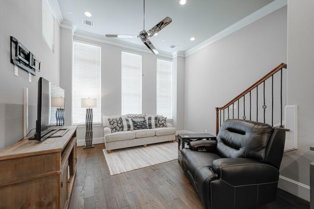 8648 Emnora Lane, Houston, TX 77080