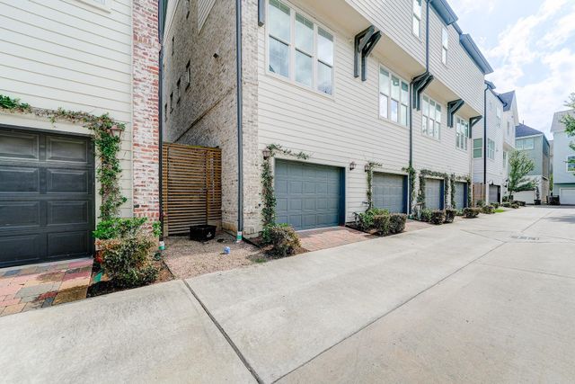 8648 Emnora Lane, Houston, TX 77080