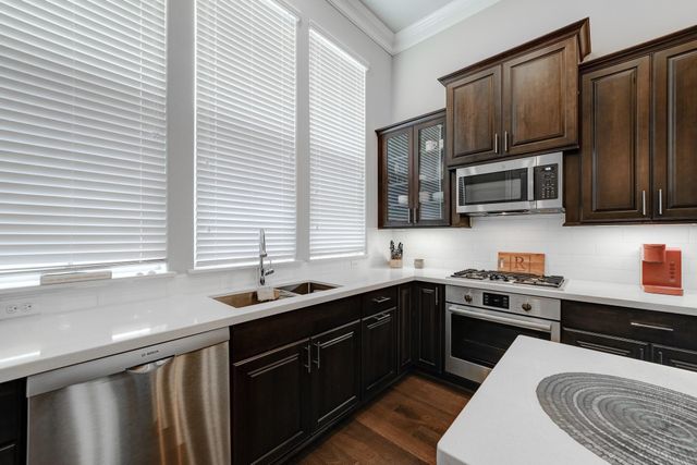 8648 Emnora Lane, Houston, TX 77080