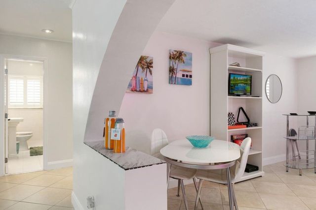 1900 N Victoria Park Road, Fort Lauderdale, FL 33305