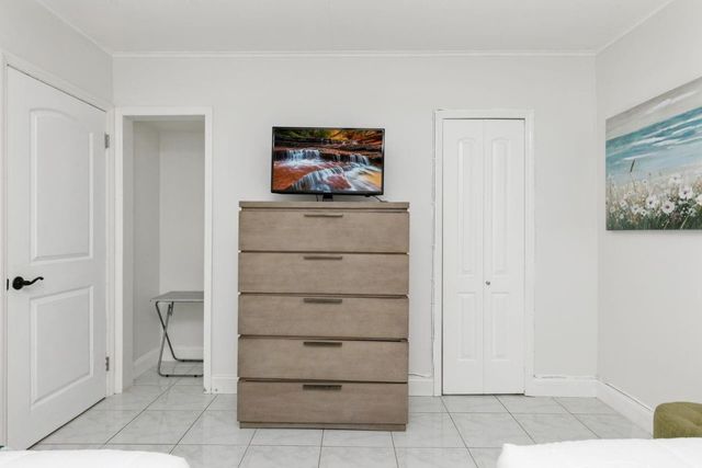 1900 N Victoria Park Road, Fort Lauderdale, FL 33305