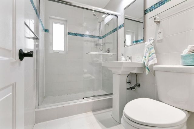 1900 N Victoria Park Road, Fort Lauderdale, FL 33305