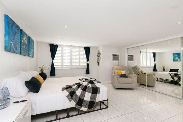 1900 N Victoria Park Road, Fort Lauderdale, FL 33305