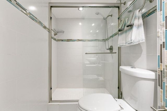 1900 N Victoria Park Road, Fort Lauderdale, FL 33305