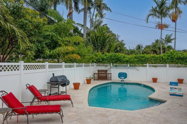 1900 N Victoria Park Road, Fort Lauderdale, FL 33305