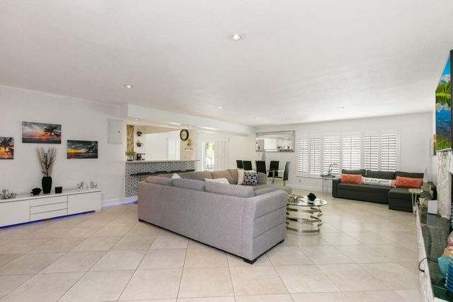 1900 N Victoria Park Road, Fort Lauderdale, FL 33305