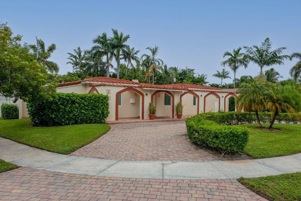 1900 N Victoria Park Road, Fort Lauderdale, FL 33305