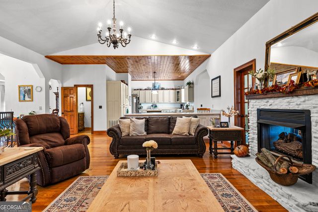 1243 US HWY 19, Meansville, GA 30256