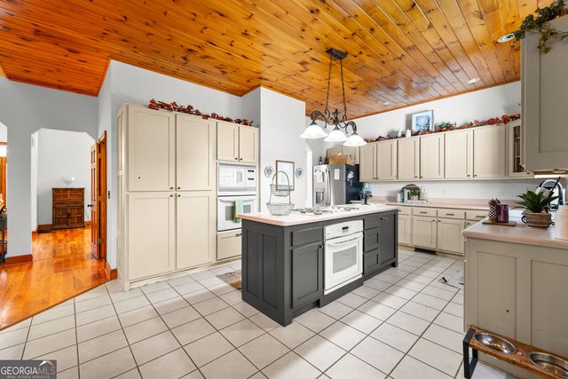 1243 US HWY 19, Meansville, GA 30256