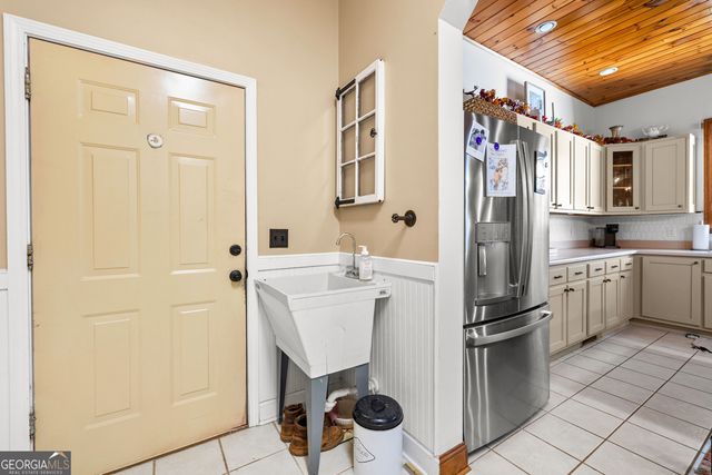 1243 US HWY 19, Meansville, GA 30256