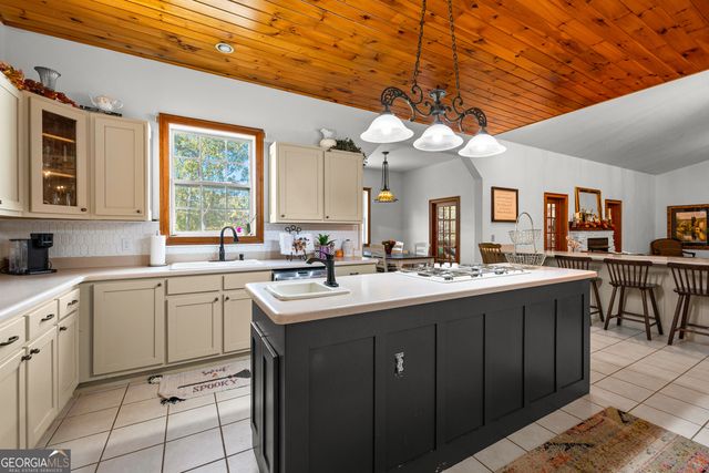 1243 US HWY 19, Meansville, GA 30256