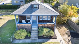 1736 Bay St, Fall River, MA 02724