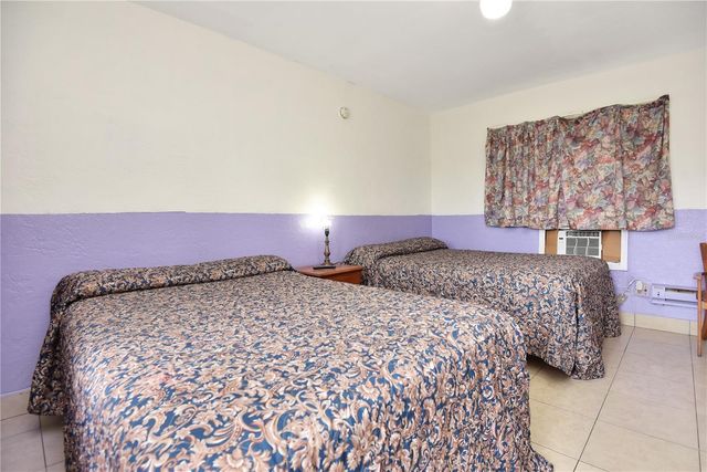 1028 RIDGEWOOD AVENUE, Daytona Beach, FL 32117