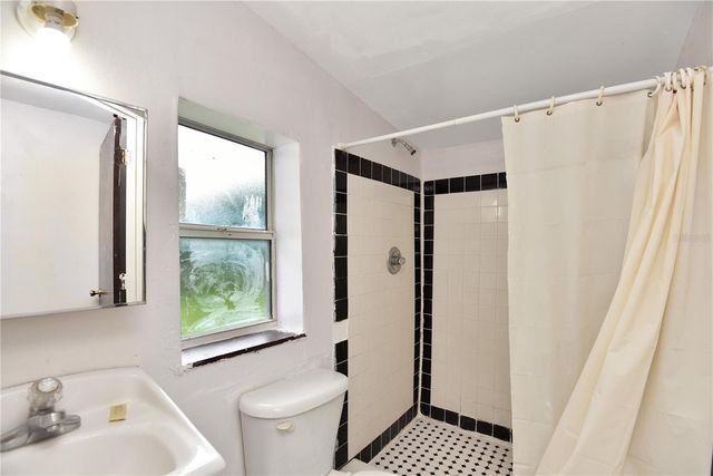 1028 RIDGEWOOD AVENUE, Daytona Beach, FL 32117